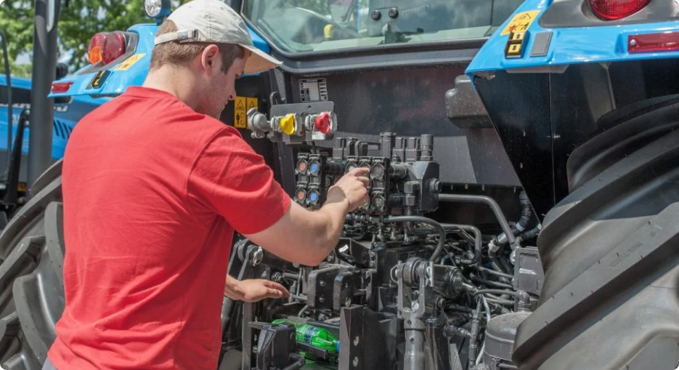 Top Advantages of Taking Tractor Repair Procedures To the Service Department